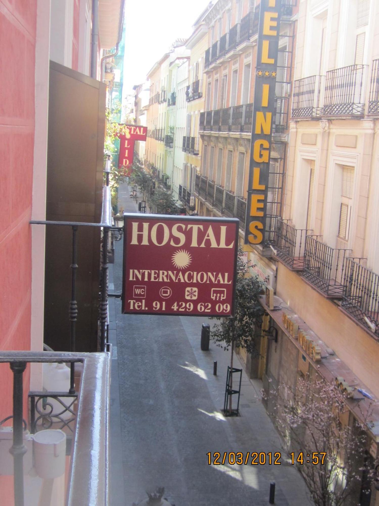 Hostal Internacional Madrid Bagian luar foto